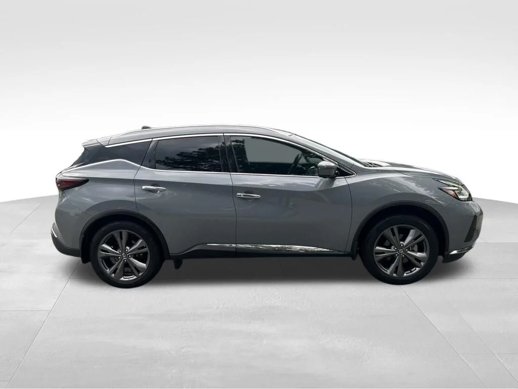 Used 2021 Gray Nissan Platinum image 7