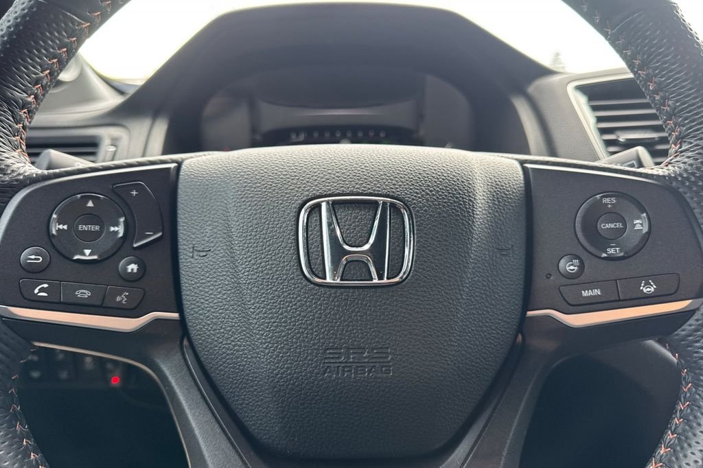 Used 2025 Lunar Silver Metallic Honda TrailSport image 29