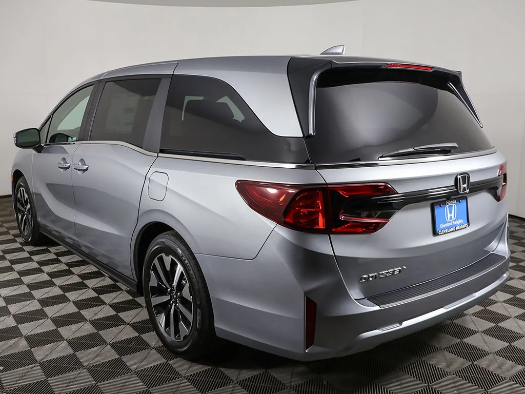 New 2026 Silver Metallic Honda EX-L image 4