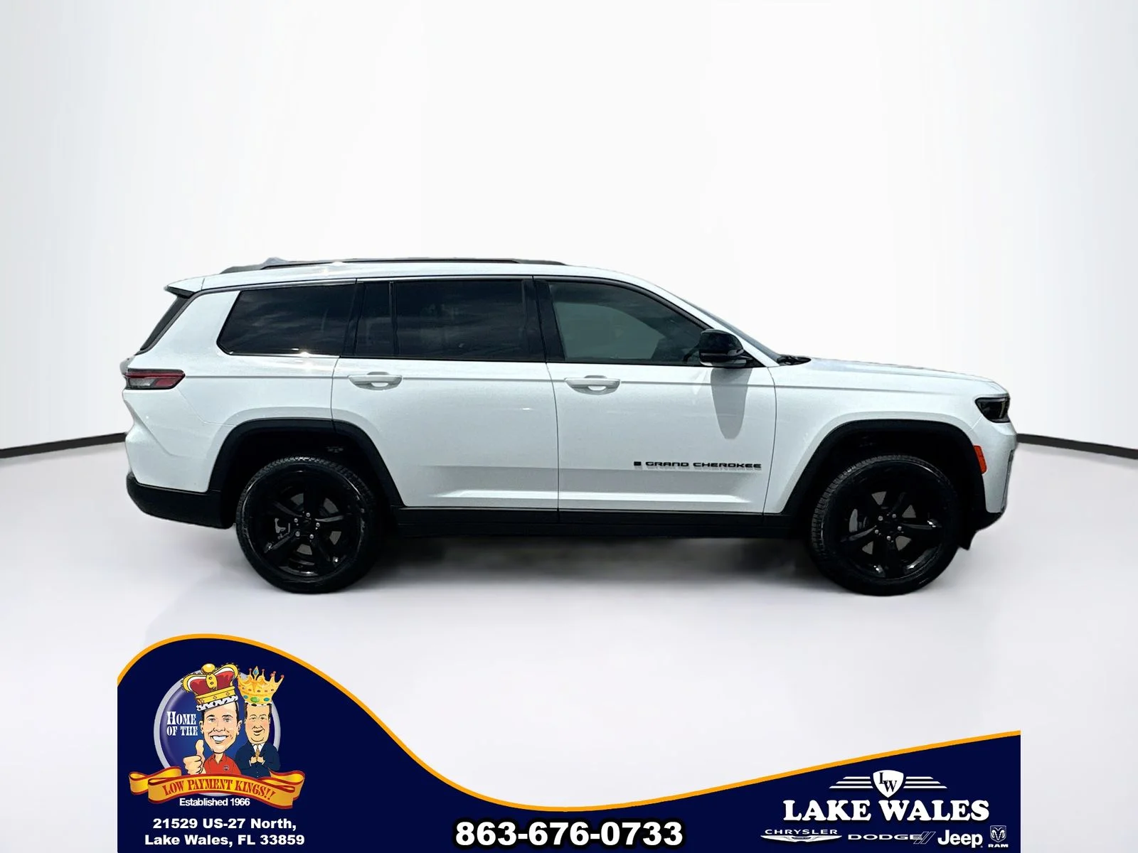 New 2026 Bright White Clear-Coat Exterior Paint Jeep Limited image 7
