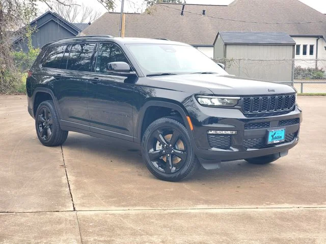 New 2025 Diamond Black Crystal Pearl-Coat Exterior Paint Jeep Limited image 29
