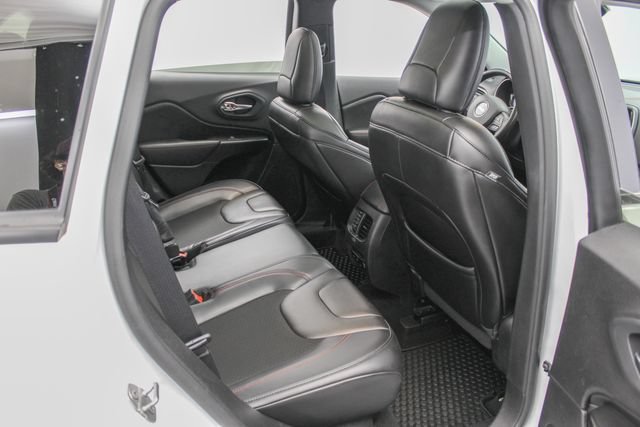 Used 2019 White Jeep Trailhawk 4x4 image 19