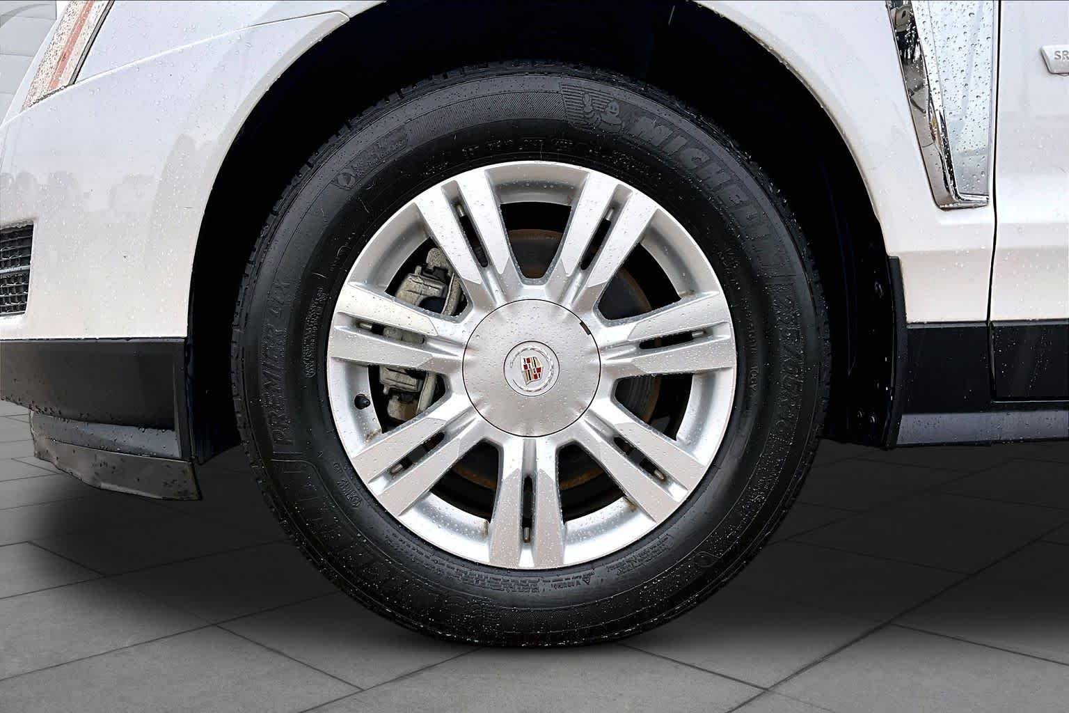 Used 2016 Platinum Ice Tricoat Cadillac Luxury Collection image 11
