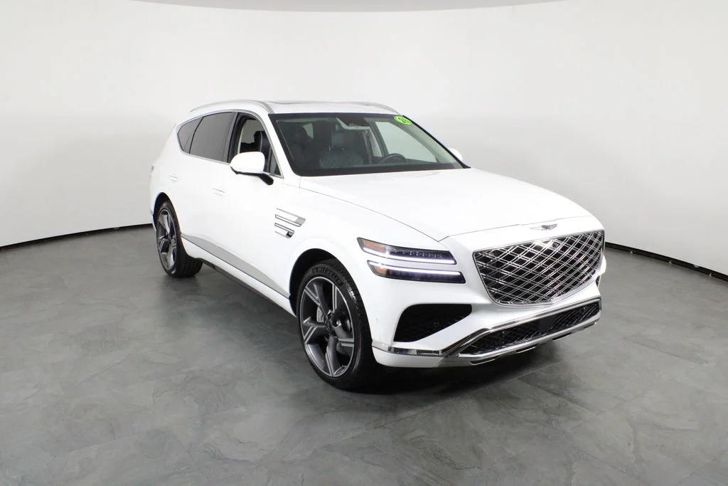 Used 2026 White Genesis 3.5T Prestige image 4