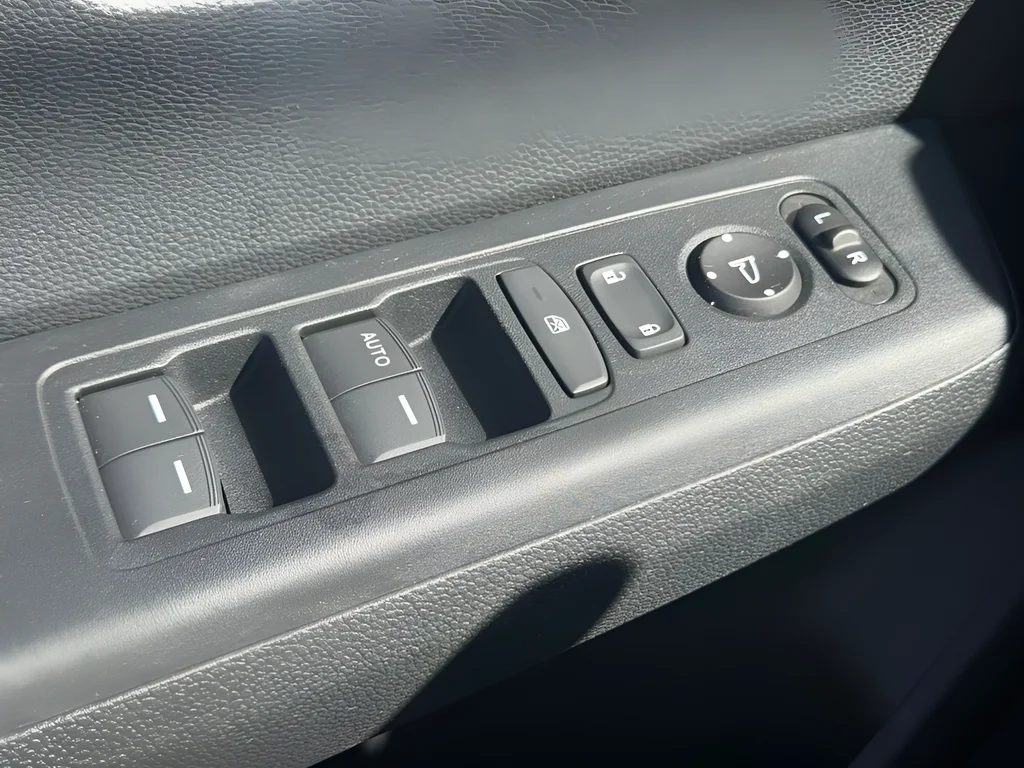 2024 Honda CR-V LX - Photo 33
