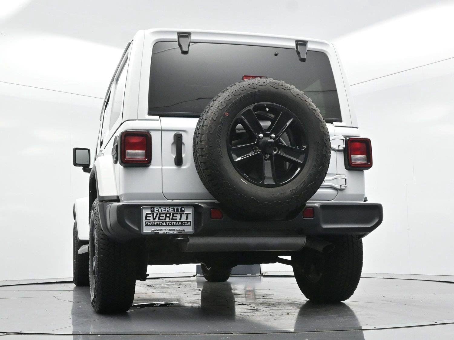 Used 2023 Bright White Clearcoat Jeep Sahara Altitude image 51