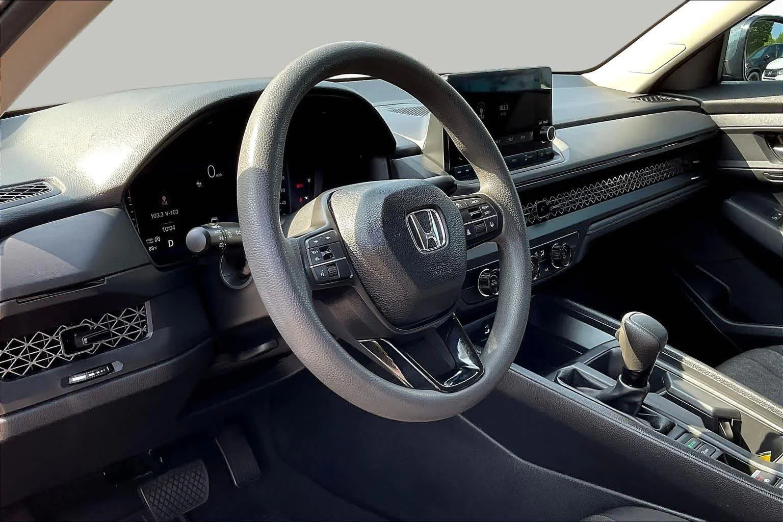Used 2025 Meteorite Gray Metallic Honda LX image 16
