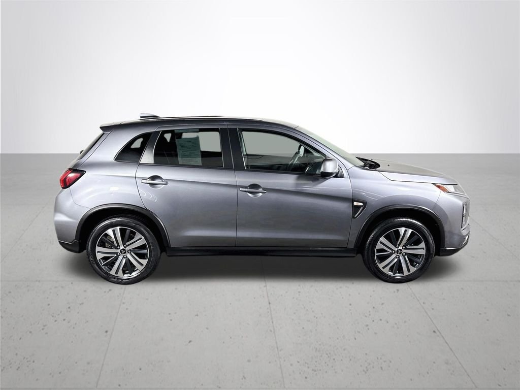 Used 2022  Mitsubishi 2.0 ES image 5