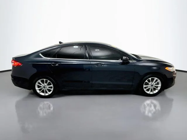 Used 2020 Blue Ford SE image 8