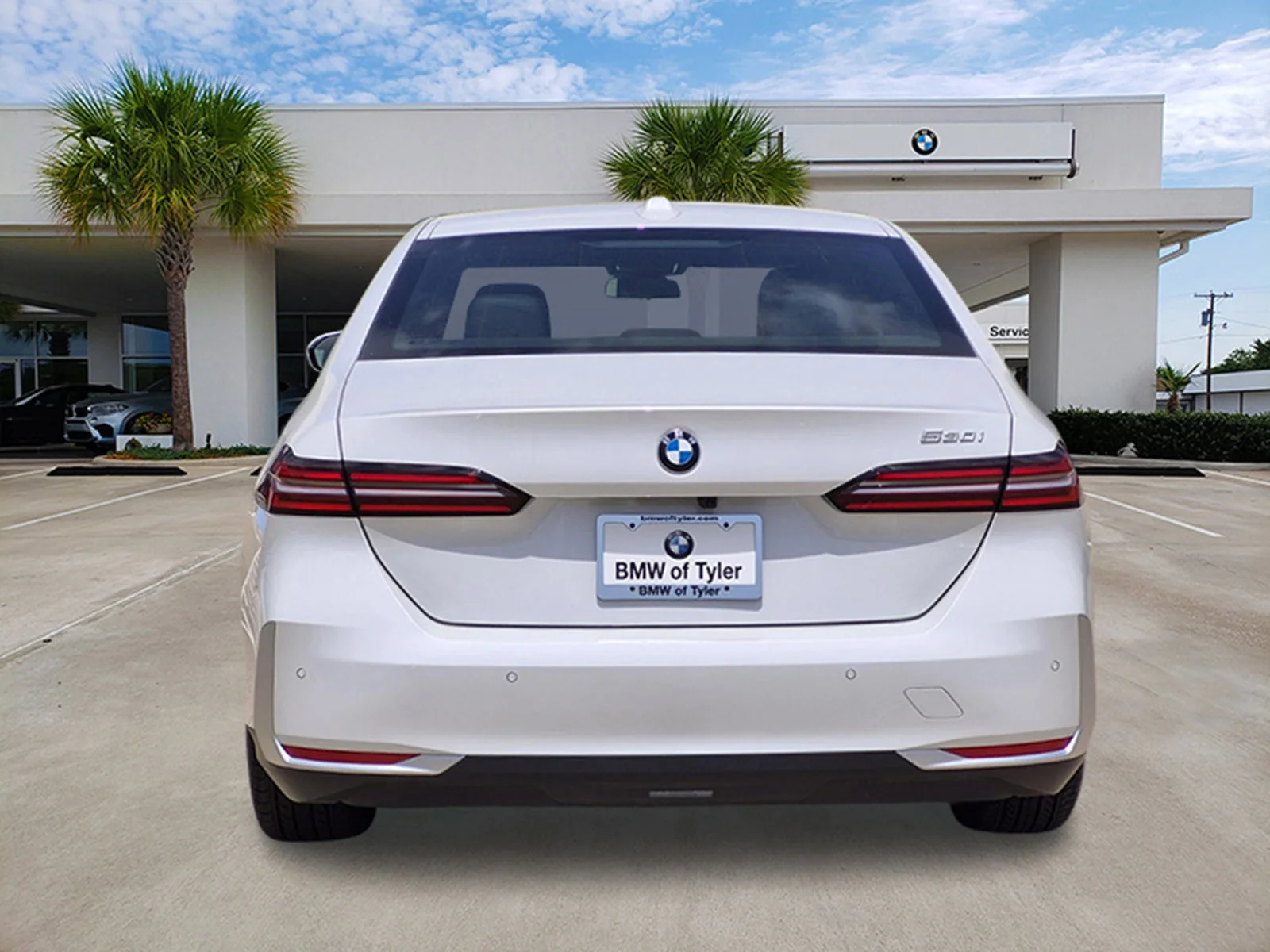 Certified Used 2026 Mineral White Metallic BMW 530i image 5