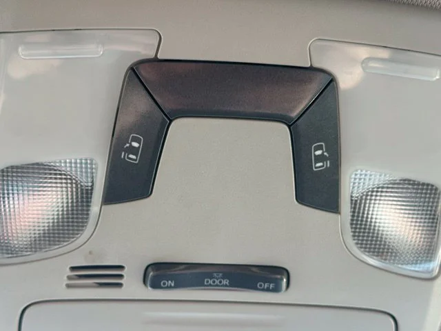 Used 2015 Gray Toyota LE image 31