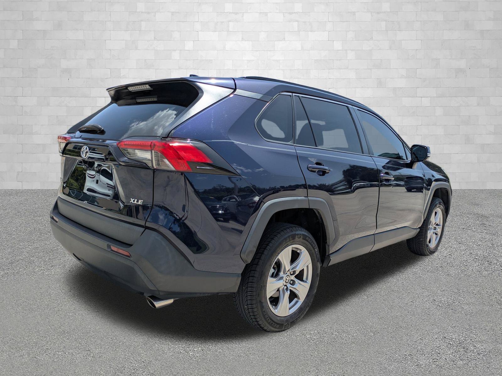 2023 Toyota RAV4 XLE - Photo 2