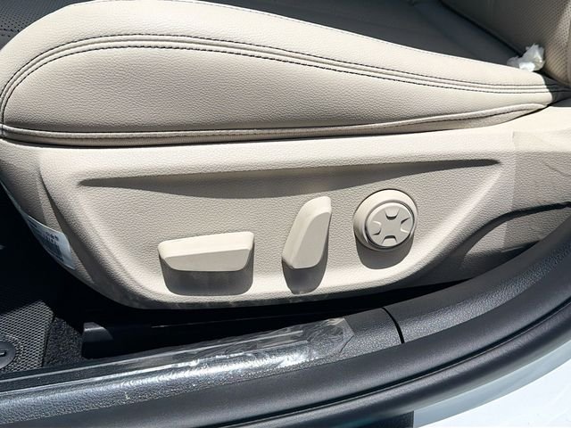 New 2026 White Genesis 2.5T image 20
