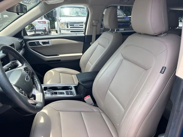 Used 2022 Blue Ford XLT image 6