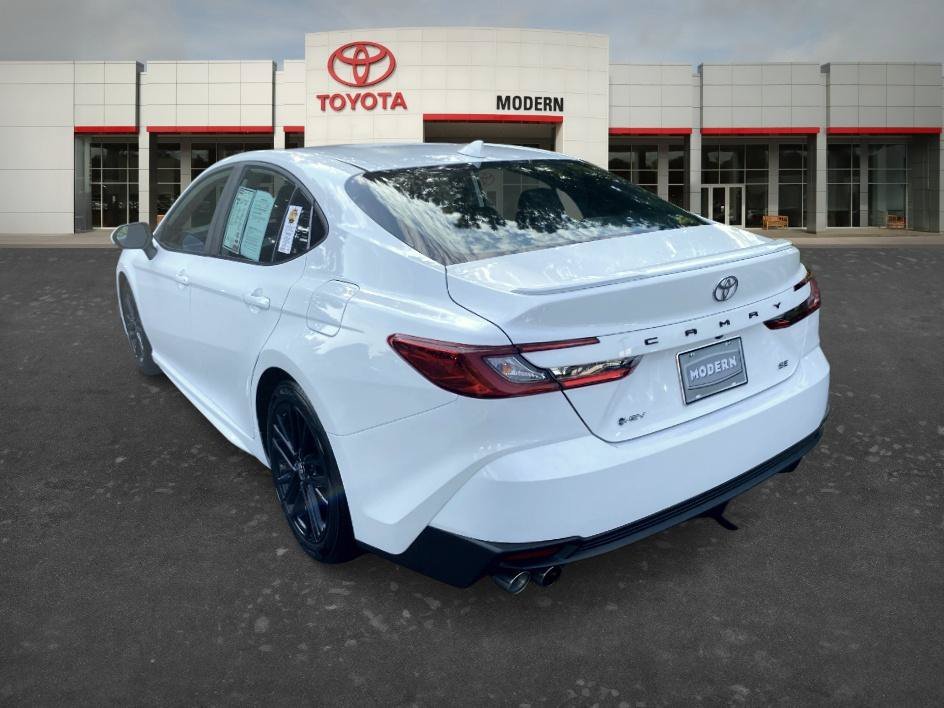 Used 2025 Ice Cap Toyota SE image 7