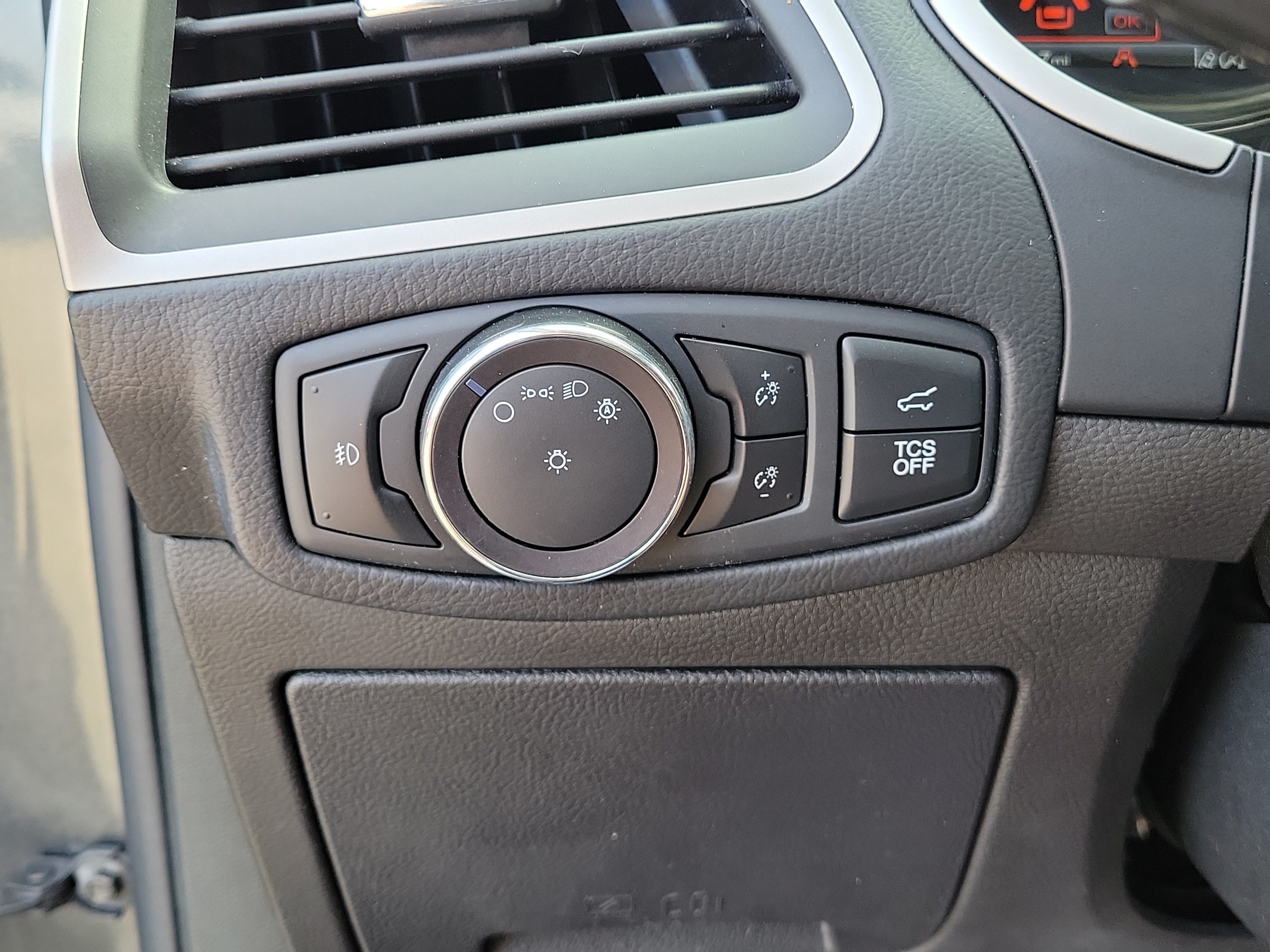 Used 2020 Gray Ford SEL image 23