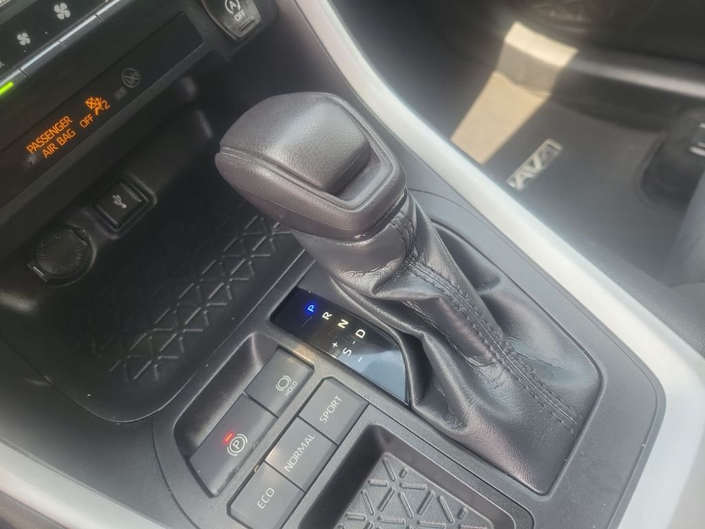 Certified Used 2022 White Toyota XLE image 27