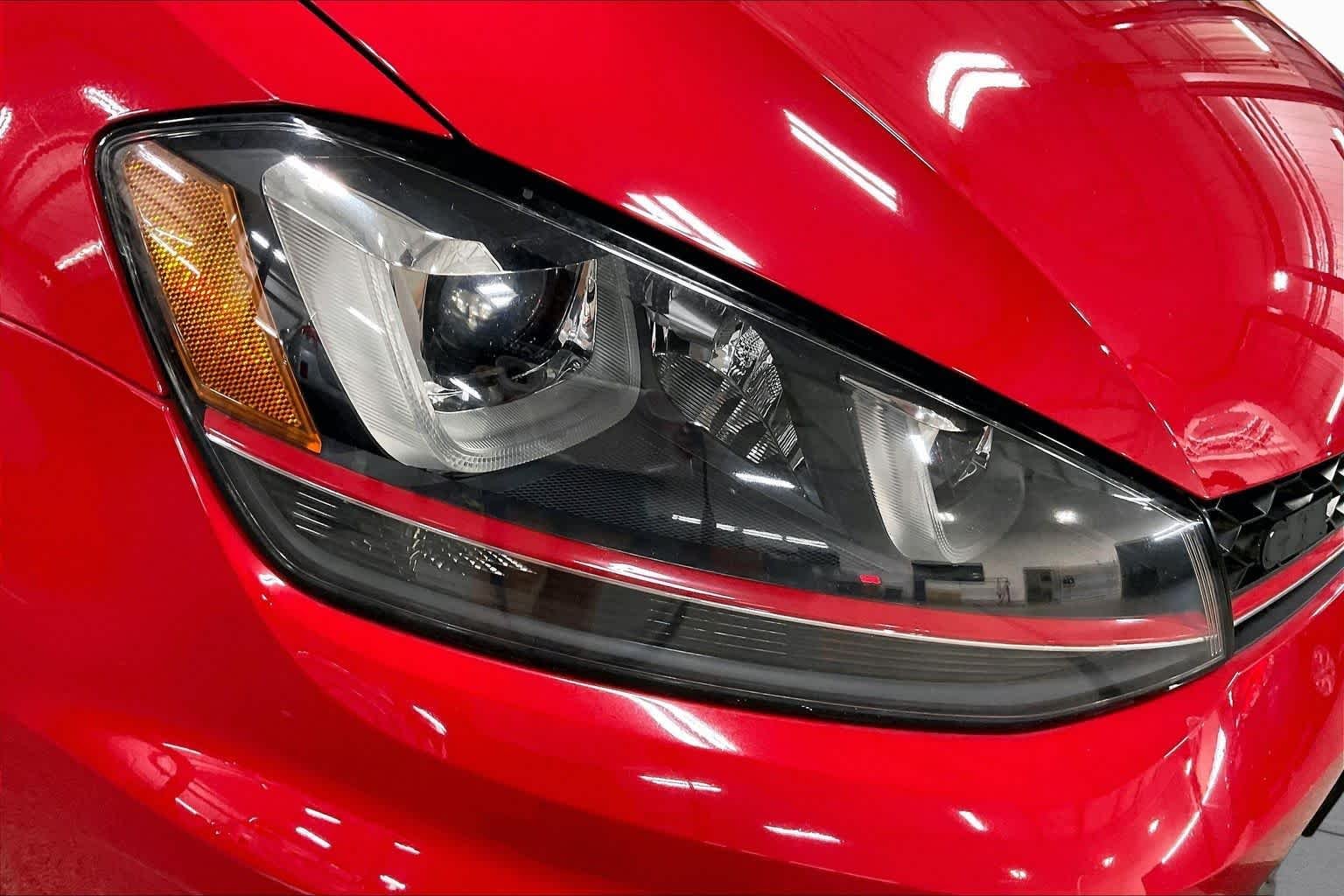 Used 2017 Tornado Red Volkswagen Sport image 27