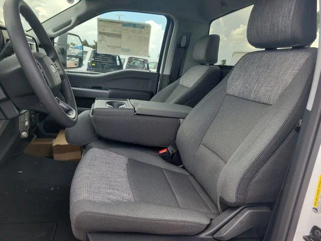 New 2026 Oxford White Ford XLT image 16