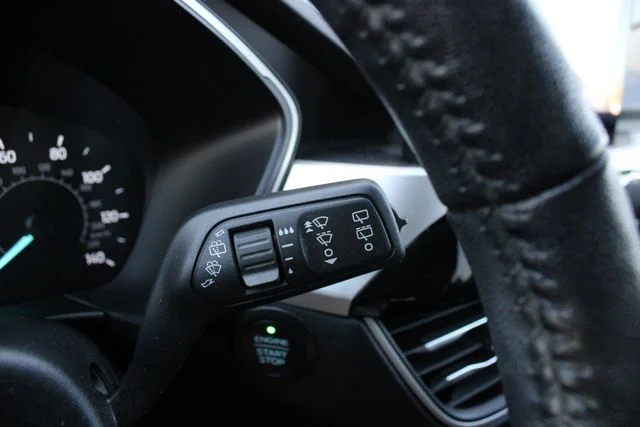 Used 2020 Blue Ford SEL image 15
