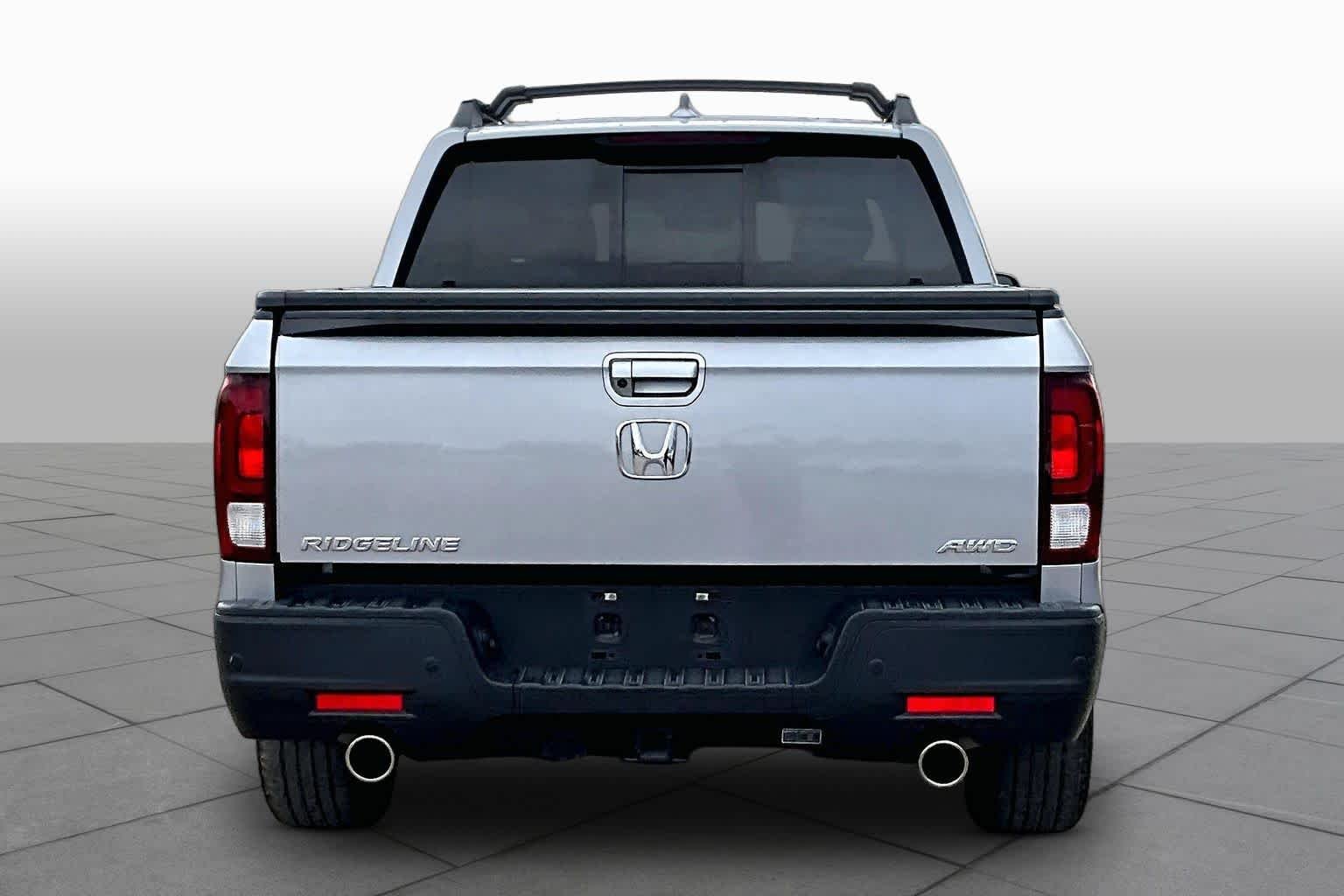 Used 2023 Lunar Silver Metallic Honda RTL-E image 4