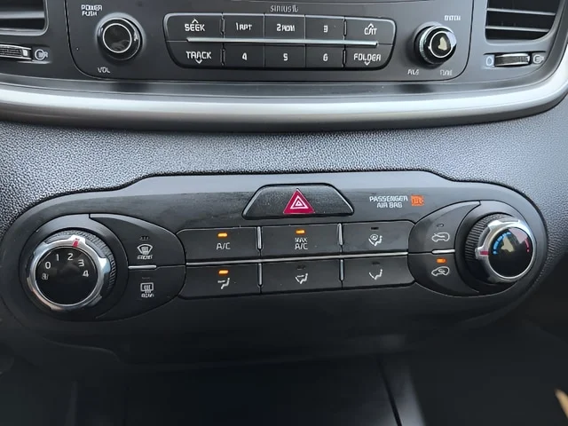 Used 2017 Titanium Silver Kia L image 14
