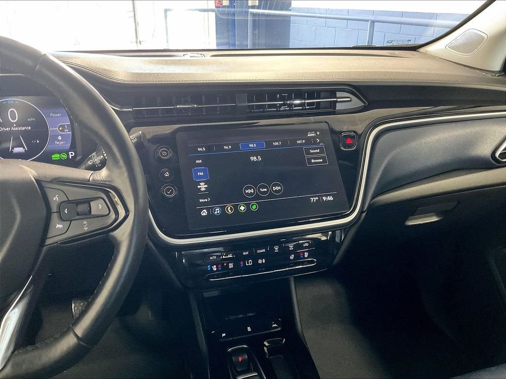 Used 2023 Silver Chevrolet Premier image 18