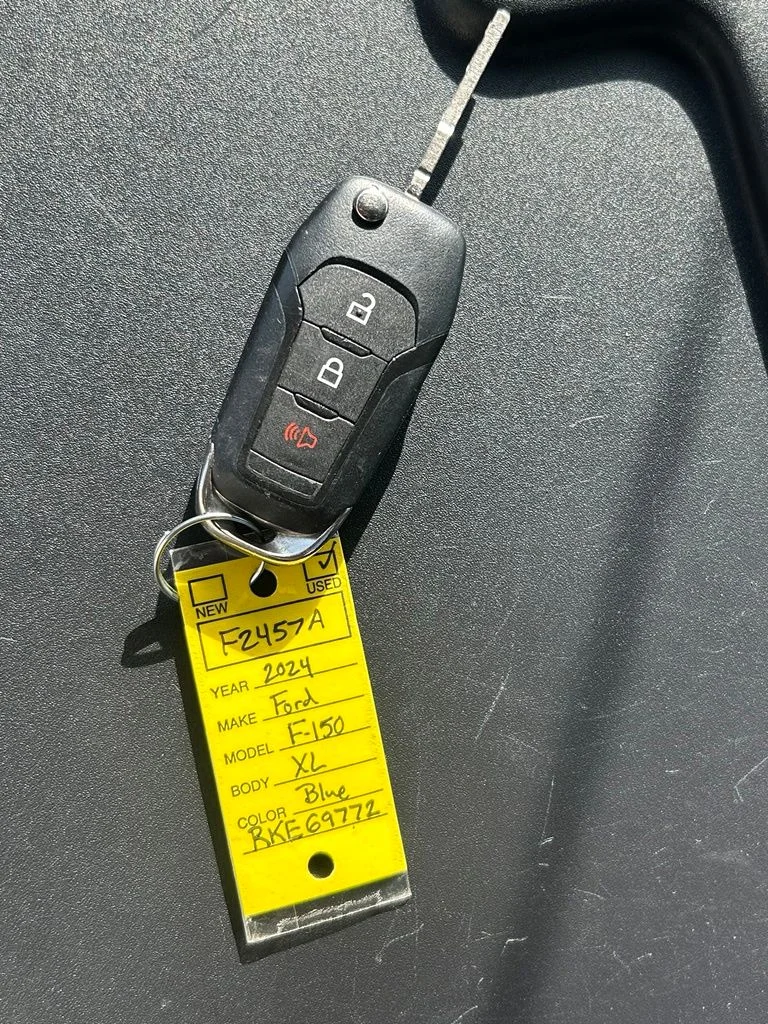 Used 2024 Blue Ford XL image 17