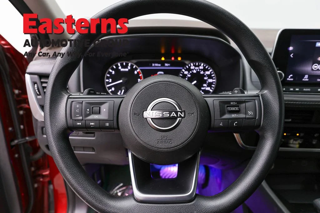 Used 2023 Red Nissan S image 10