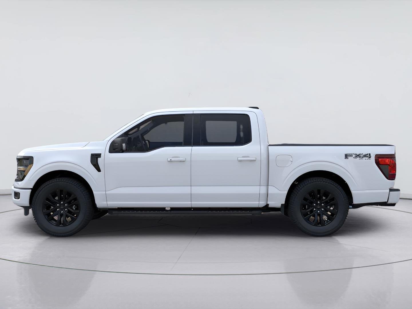 New 2026 Oxford White Ford XLT image 3