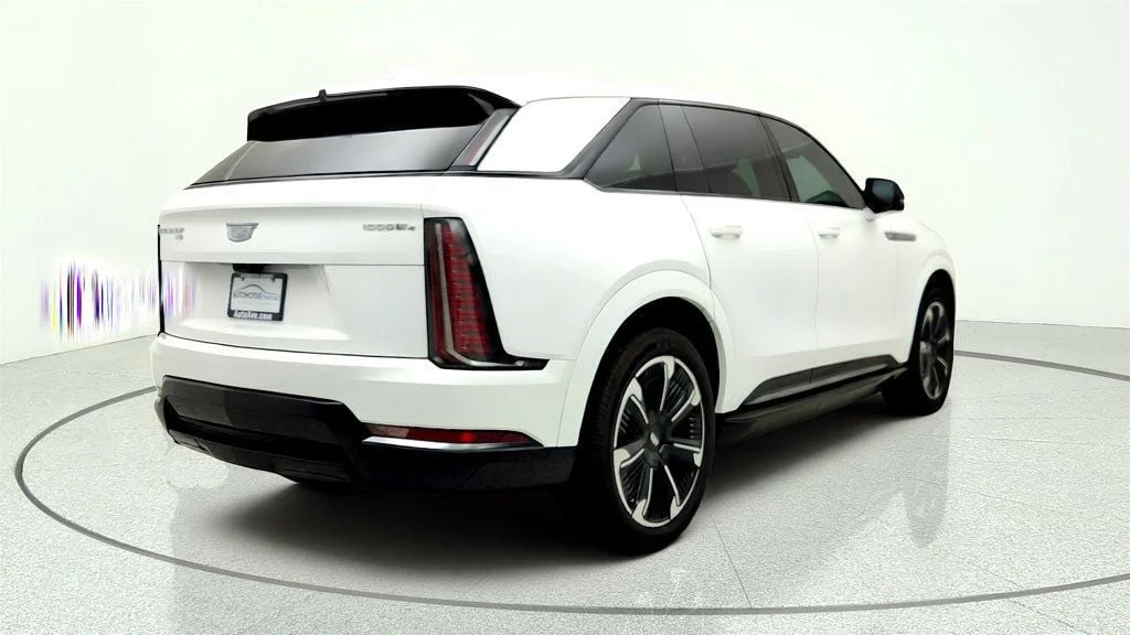 Used 2025 Summit White Cadillac AWD 4dr Sport 2 image 5