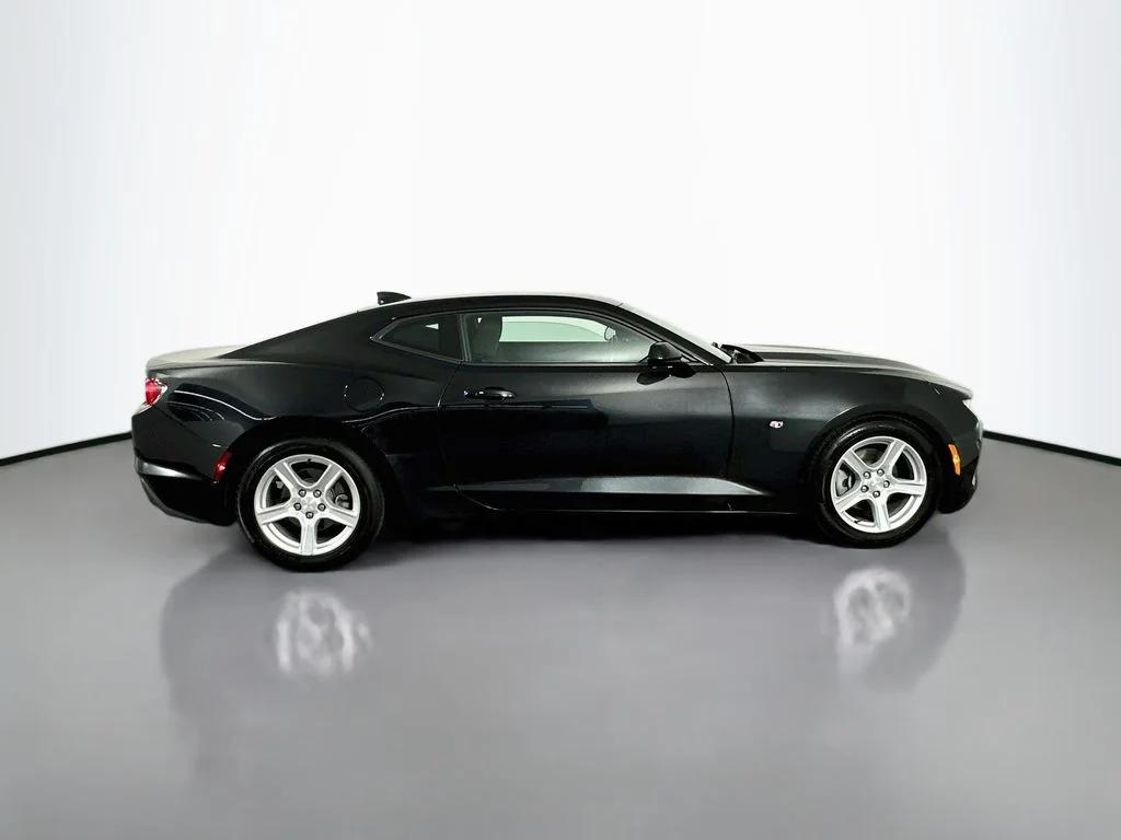 Used 2023 Black Chevrolet 1LT image 9