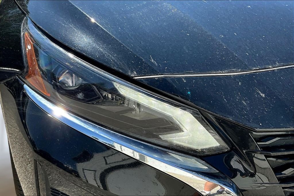 Used 2025 Super Black Clearcoat Nissan 2.5 SV image 27