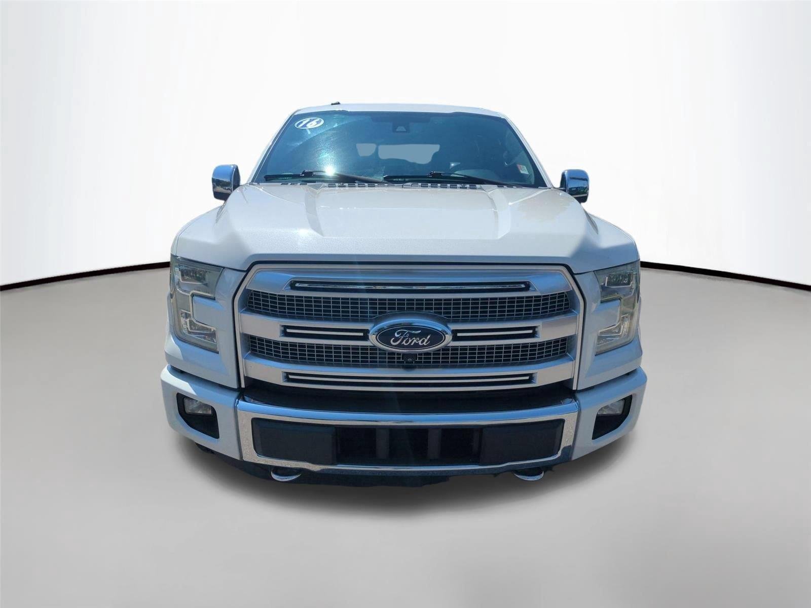 Used 2016 White Platinum Metallic Tri-Coat Ford Platinum image 14