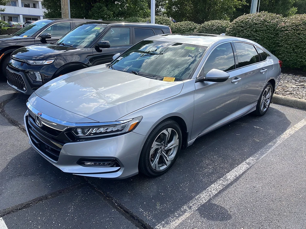 Used 2019 Lunar Silver Metallic Honda EX-L image 3