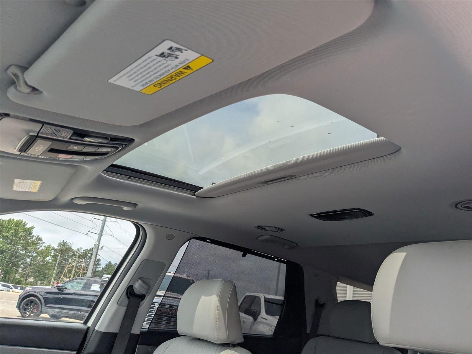 Used 2023 Silver Hyundai SEL image 24