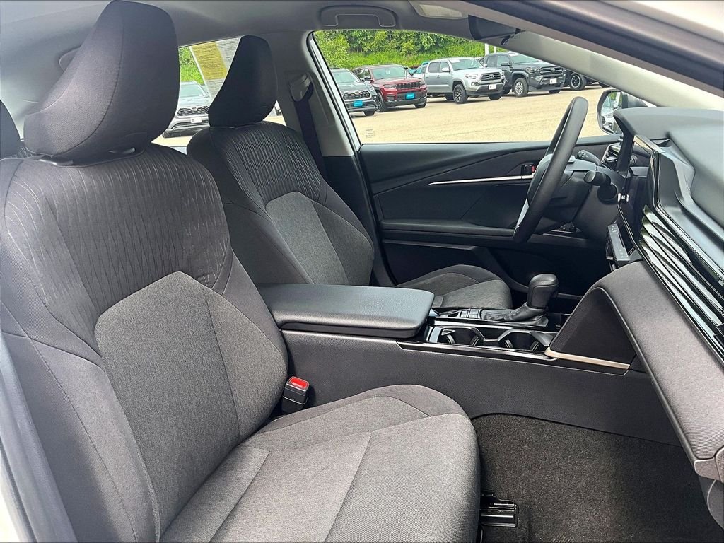 Used 2025 White Toyota SE image 11