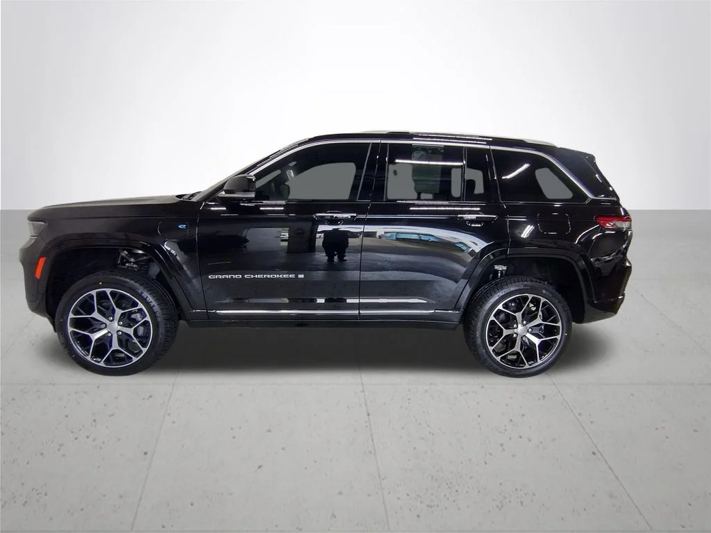 Used 2023 Black Jeep Summit Reserve 4xe image 13