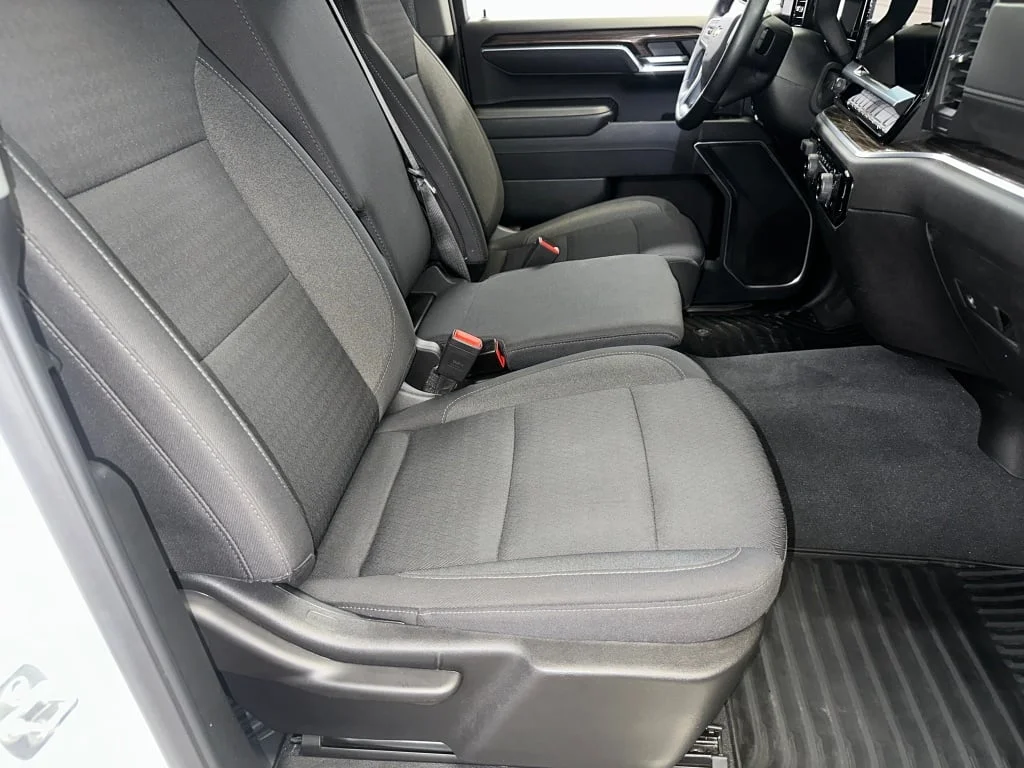 Certified Used 2025 Summit White Chevrolet LT image 32