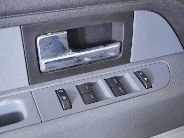 Used 2013 White Ford XLT image 24