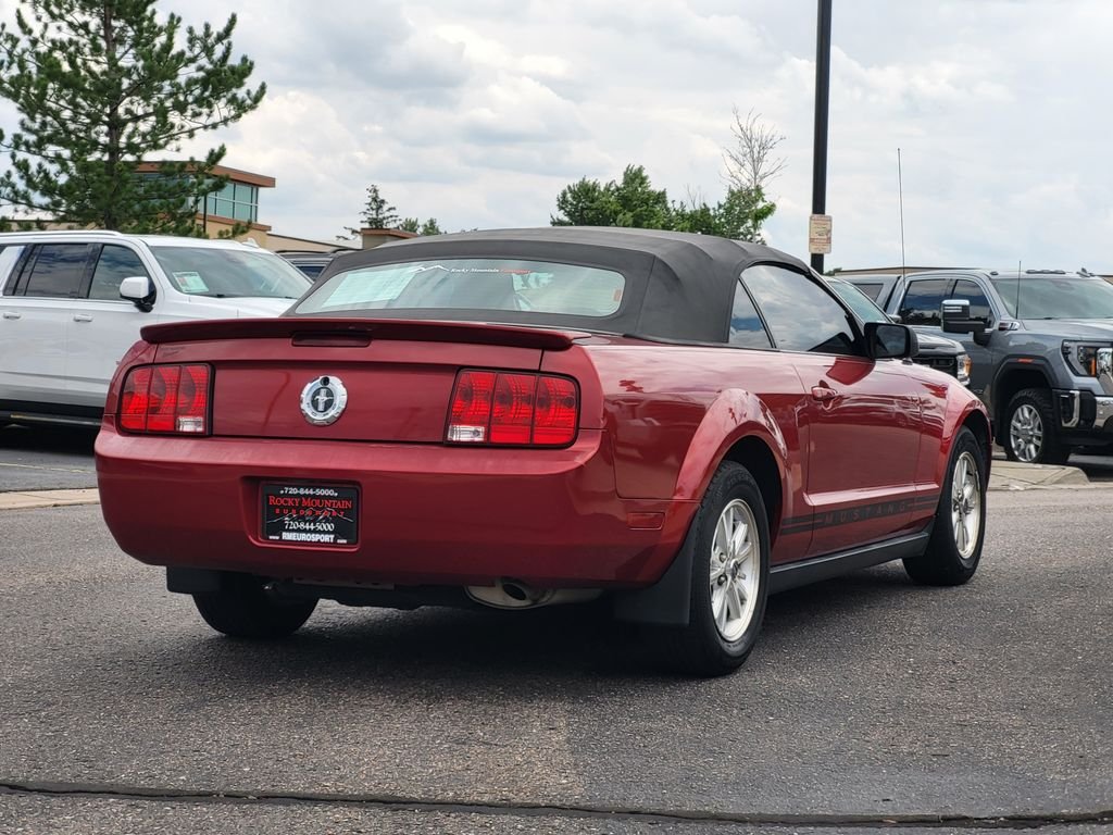 Used 2007 Red Ford V6 Deluxe image 4