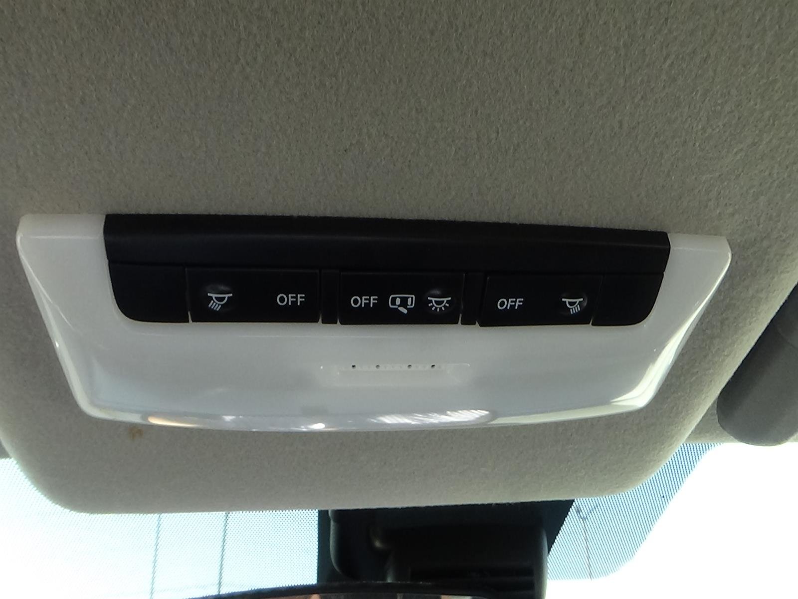 Certified Used 2025 Aspen White Tricoat (qac) Nissan SV image 25