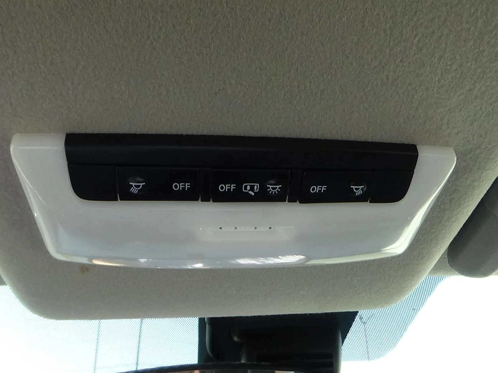 Certified Used 2025 Aspen White Tricoat (qac) Nissan SV image 25