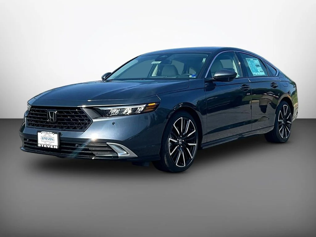 New 2026 Meteorite Gray Metallic Honda Touring Hybrid image 3