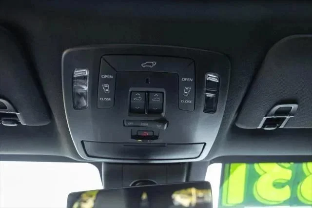 Certified Used 2025 WIND CHILL PEARL Toyota  image 23