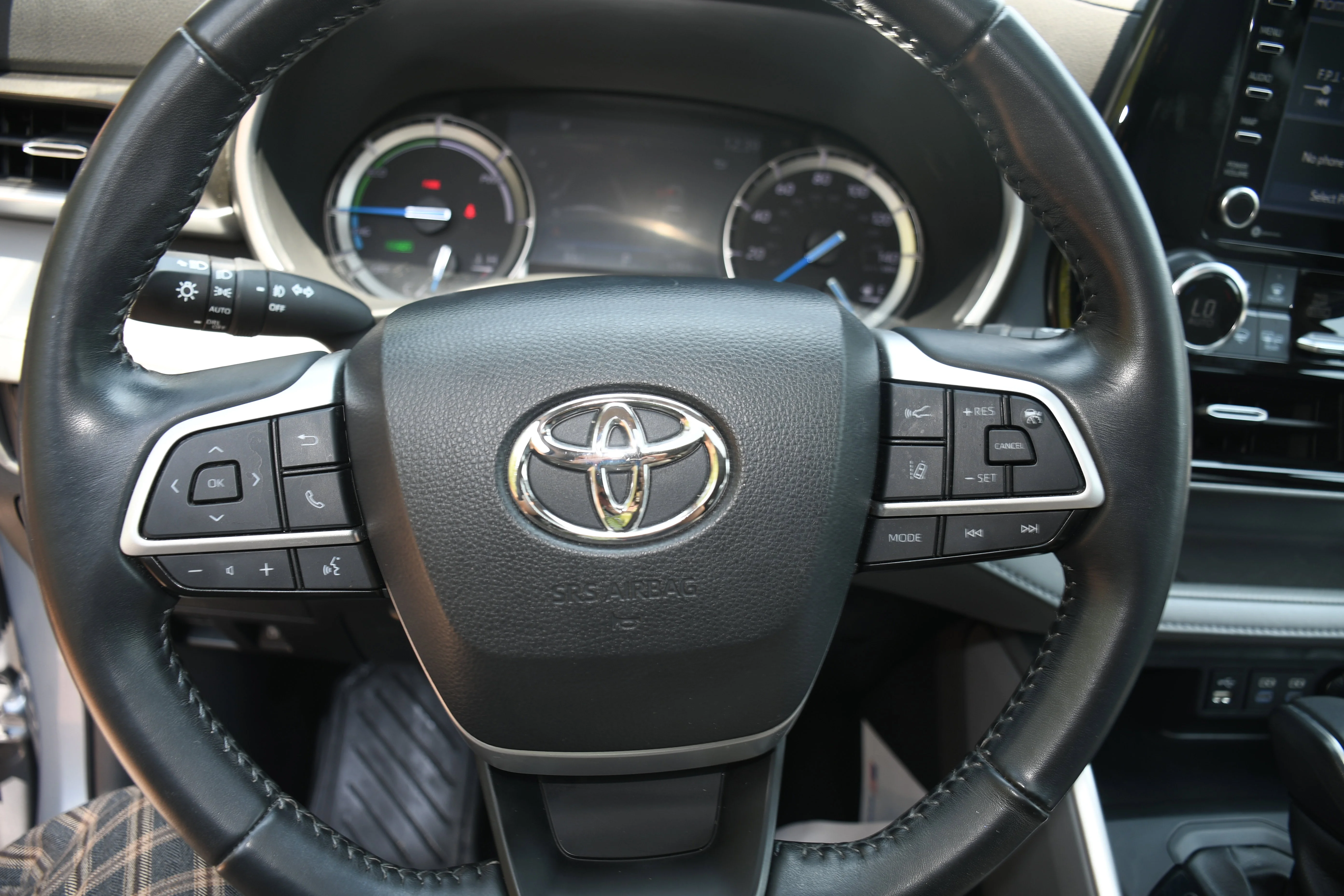 Used 2022  Toyota XLE image 12