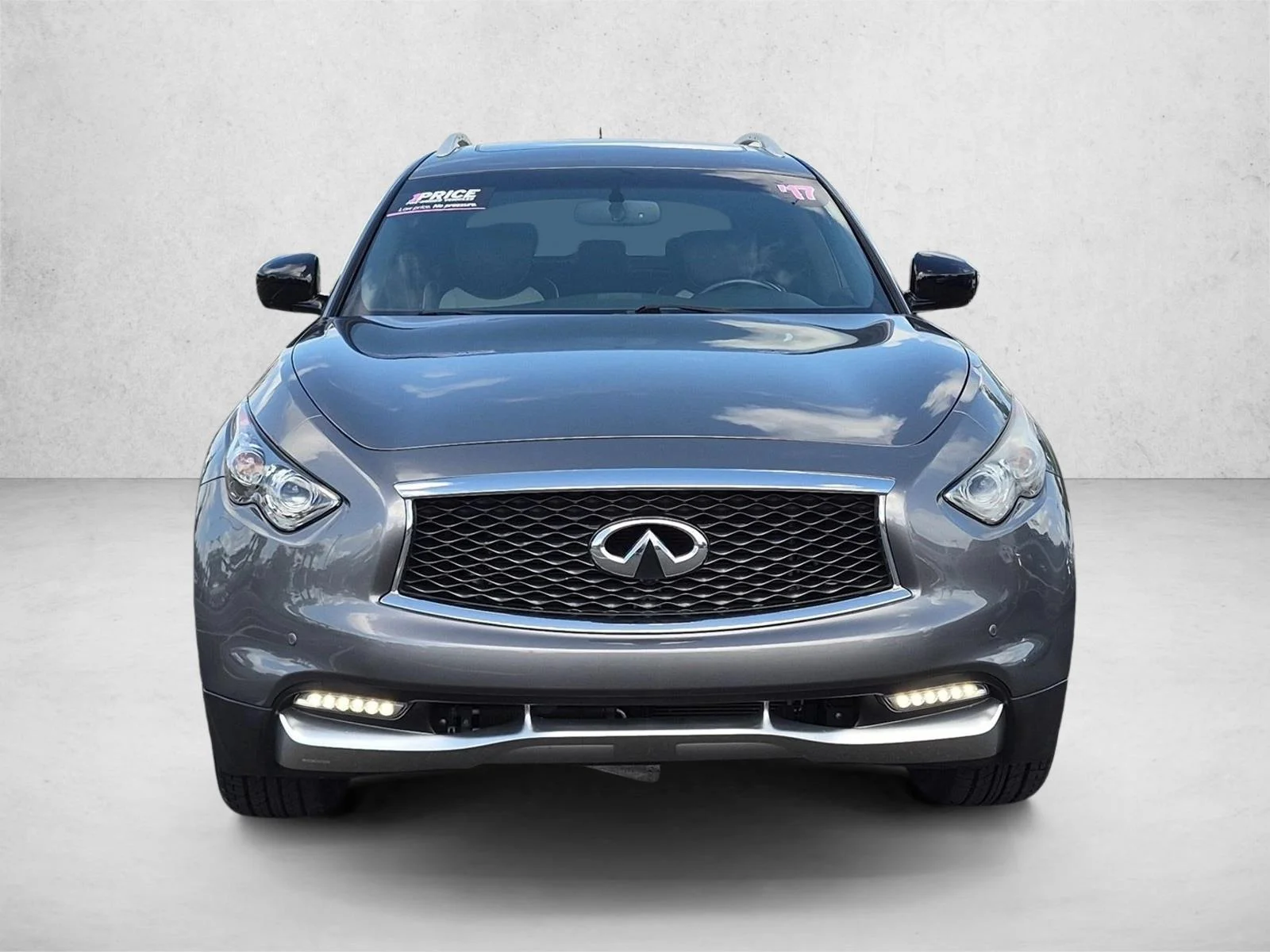 Used 2017 Graphite Shadow INFINITI  image 2
