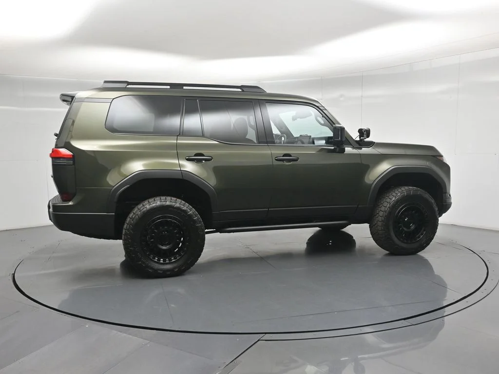 Used 2025 Green Lexus 550 Overtrail+ image 25