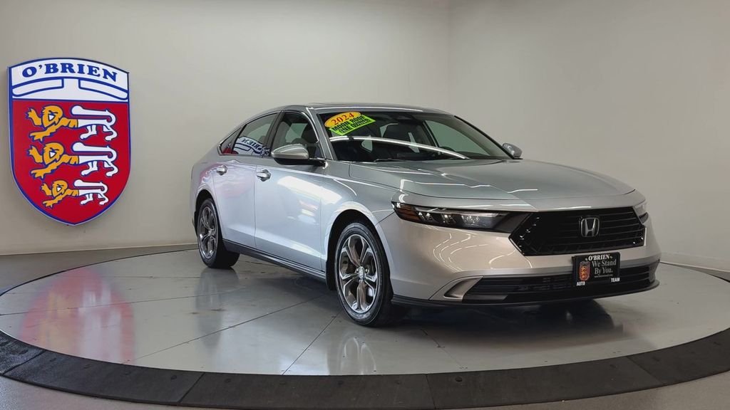 Used 2024 Silver Honda EX image 2