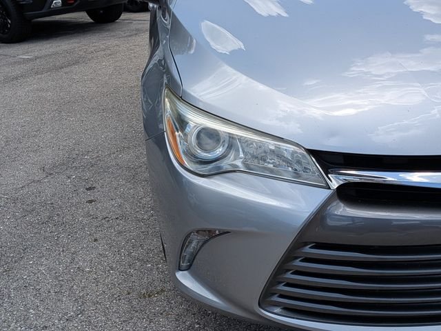 Used 2015 Silver Toyota XLE image 9